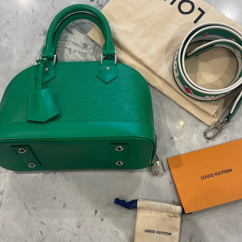 Louis Vuitton Green Epi Alma Bb